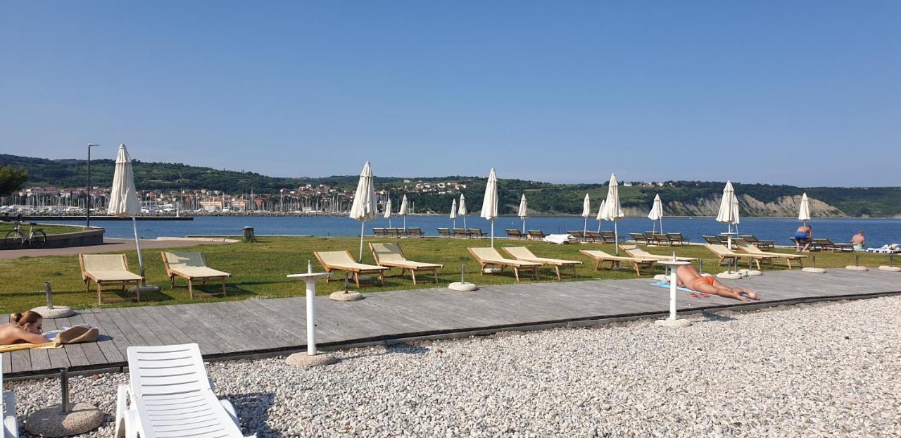 Apartments Nautilus, Nearby Beach Svetilnik Izola Exterior foto